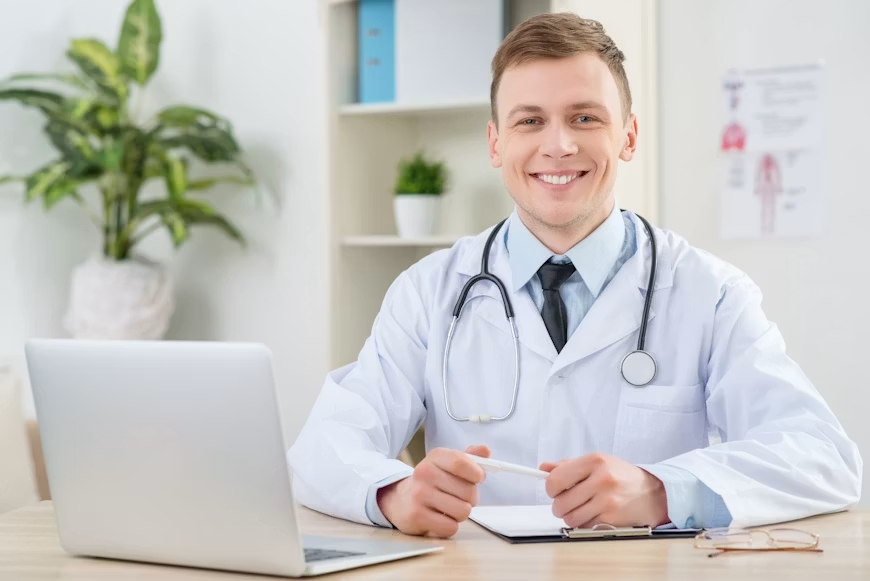 Dr. Lucas Viana